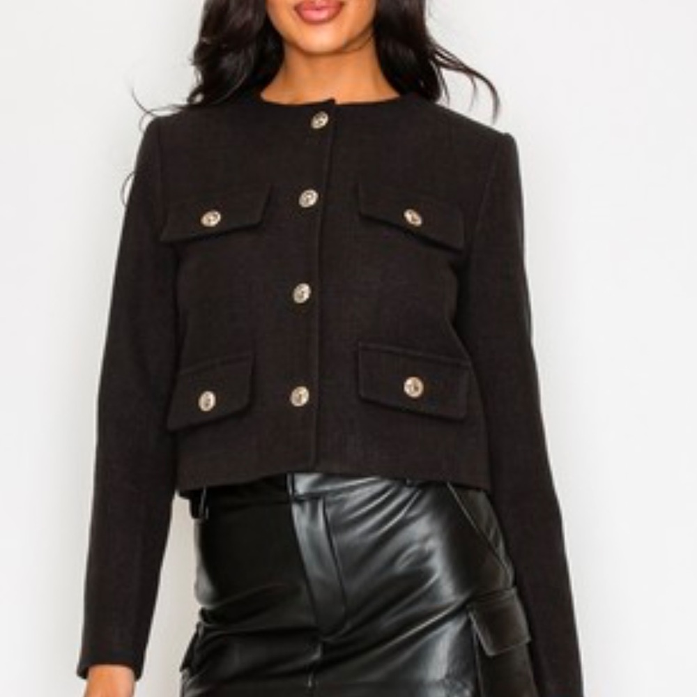 Fabulous Single Breasted Neckless Short Jacket